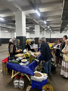 İYİ PARTİ'DEN YALOVA’DA GÖNÜLLERE DOKUNAN ETKİNLİK: KÖYLÜ PAZARINDA PİŞİ ŞÖLENİ